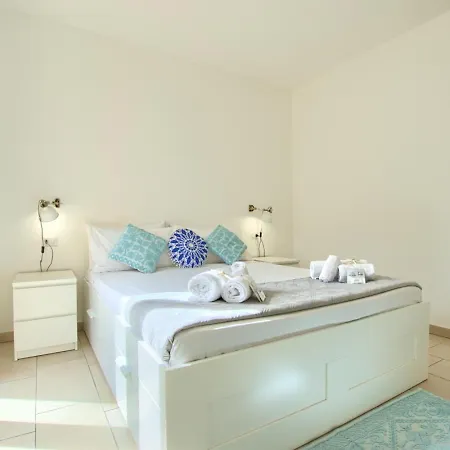 Casa Ambra - *